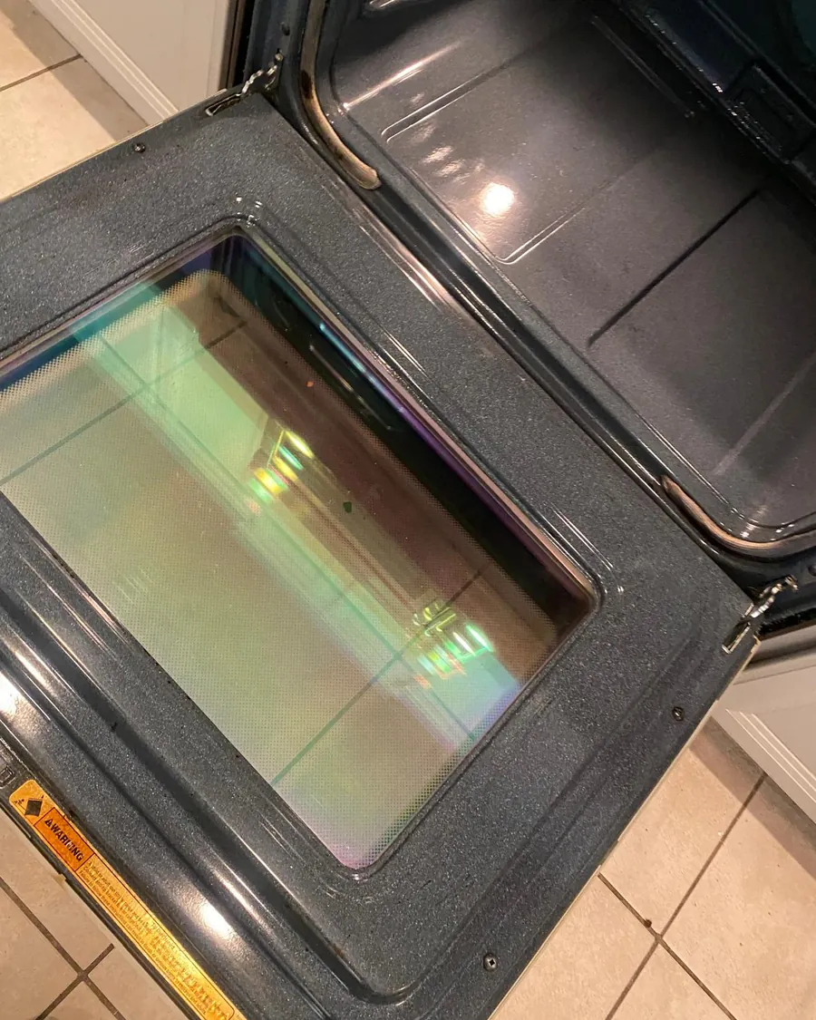 Same oven interior spotless after deep cleaning