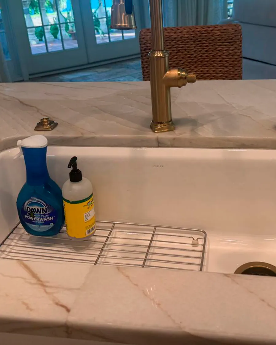 Same kitchen sink after deep cleaning